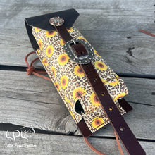 Load image into Gallery viewer, Leopard/Sunflower Print Bottle Holder