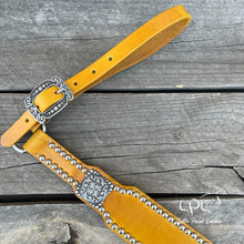 Load image into Gallery viewer, Yellow Spotted Breast Collar