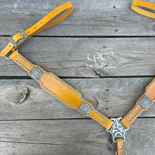 Load image into Gallery viewer, Yellow Spotted Breast Collar