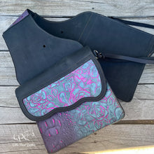 Load image into Gallery viewer, Distressed Black and Rio Hide Saddle Bags