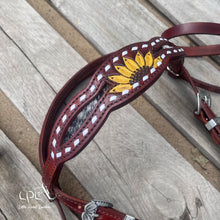 Load image into Gallery viewer, Sunflower Cowhide Buckstitched Set