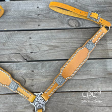 Load image into Gallery viewer, Yellow Spotted Breast Collar