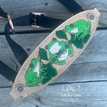 Load image into Gallery viewer, Frog Halter