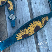 Load image into Gallery viewer, Teal Sunflower Tack Set