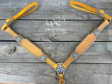 Load image into Gallery viewer, Yellow Spotted Breast Collar