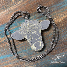 Load image into Gallery viewer, Flower Cow Necklaces
