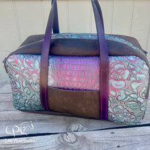 Load image into Gallery viewer, Rio Hide Overnight Bag
