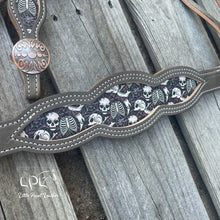 Load image into Gallery viewer, Grey Skeleton Tack Set

