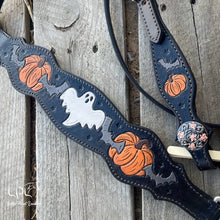 Load image into Gallery viewer, Black Halloween Tack Set
