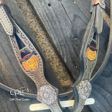 Load image into Gallery viewer, Grey Headless Horseman Tack Set

