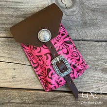 Load image into Gallery viewer, Pink Swirl Saddle Pouch
