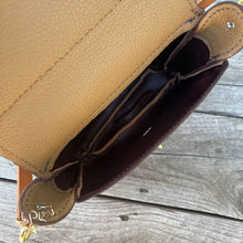 Load image into Gallery viewer, Sunflower Bumble Bee Bag
