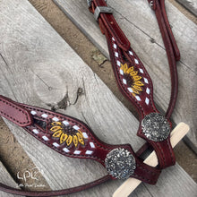 Load image into Gallery viewer, Sunflower Cowhide Buckstitched Set
