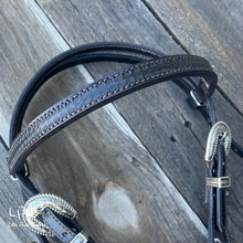 Load image into Gallery viewer, Horse Skull Browband Headstall
