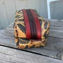 Load image into Gallery viewer, Feather Print Dopp Bag
