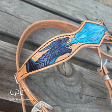 Load image into Gallery viewer, Blue/Black Color Shift Dragon Tack Set
