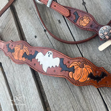 Load image into Gallery viewer, Halloween Tack Set
