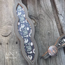 Load image into Gallery viewer, Grey Skeleton Tack Set
