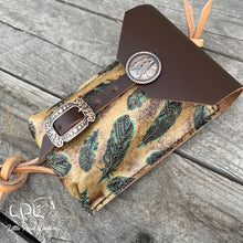 Load image into Gallery viewer, Feather Saddle Pouch
