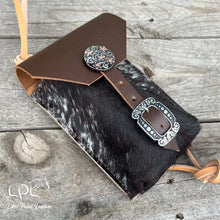 Load image into Gallery viewer, Cowhide Saddle Pouch- Floral Concho
