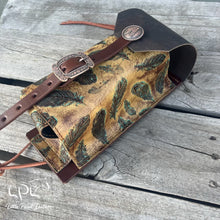 Load image into Gallery viewer, Feather Bottle Holder
