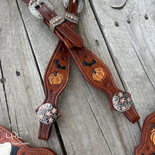 Load image into Gallery viewer, Halloween Tack Set
