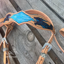 Load image into Gallery viewer, Blue/Black Color Shift Dragon Tack Set
