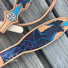 Load image into Gallery viewer, Blue/Black Color Shift Dragon Tack Set
