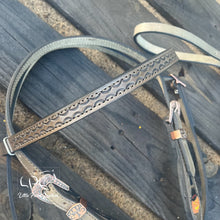 Load image into Gallery viewer, Grey Headless Horseman Tack Set
