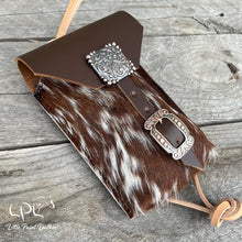 Load image into Gallery viewer, Cowhide Saddle Pouch- Square Concho
