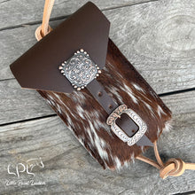 Load image into Gallery viewer, Cowhide Saddle Pouch- Square Concho
