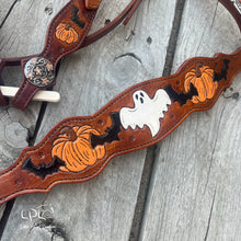 Load image into Gallery viewer, Halloween Tack Set
