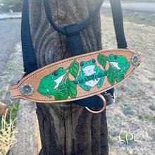 Load image into Gallery viewer, Frog Halter
