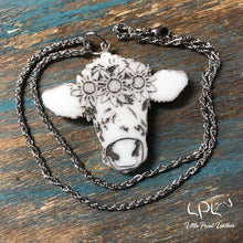 Load image into Gallery viewer, Flower Cow Necklaces
