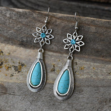Load image into Gallery viewer, Turquoise Flower Earrings
